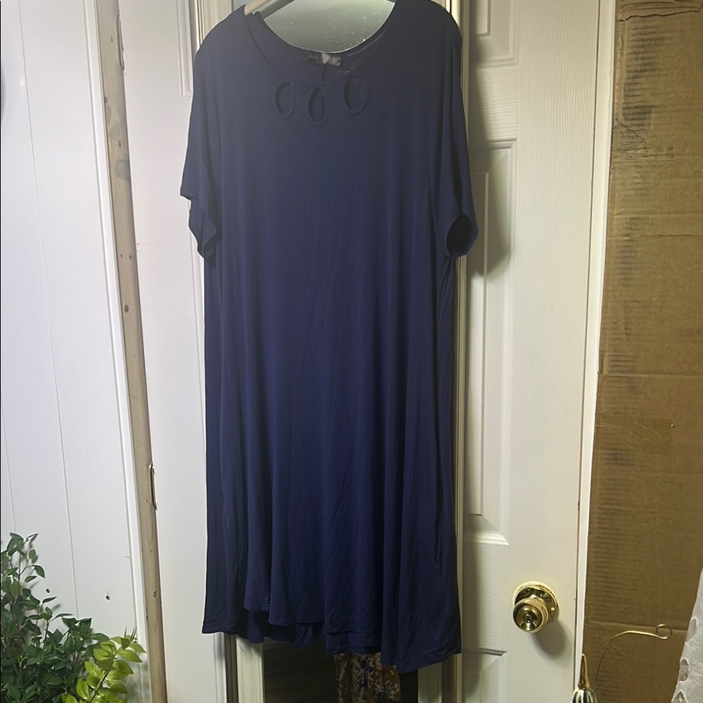 Deep Navy Blue Midi Tunic Dress with Short Sleeves and Relaxed Fit